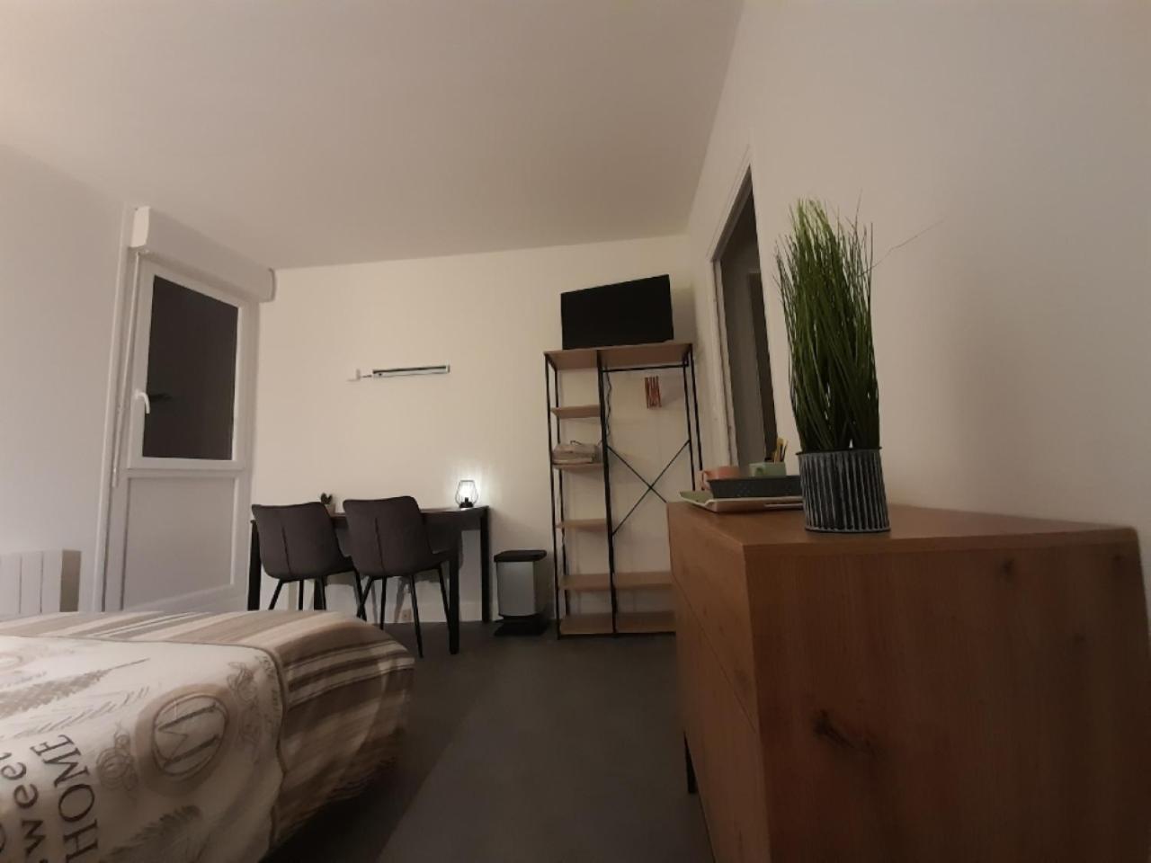 Residence Du Leon Landivisiau Εξωτερικό φωτογραφία